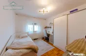Apartament cu 5 camere si centrala proprie, zona Aurel Vlaic 