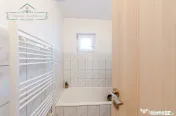 Apartament cu 5 camere si centrala proprie, zona Aurel Vlaic 