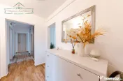 Apartament cu 5 camere si centrala proprie, zona Aurel Vlaic 