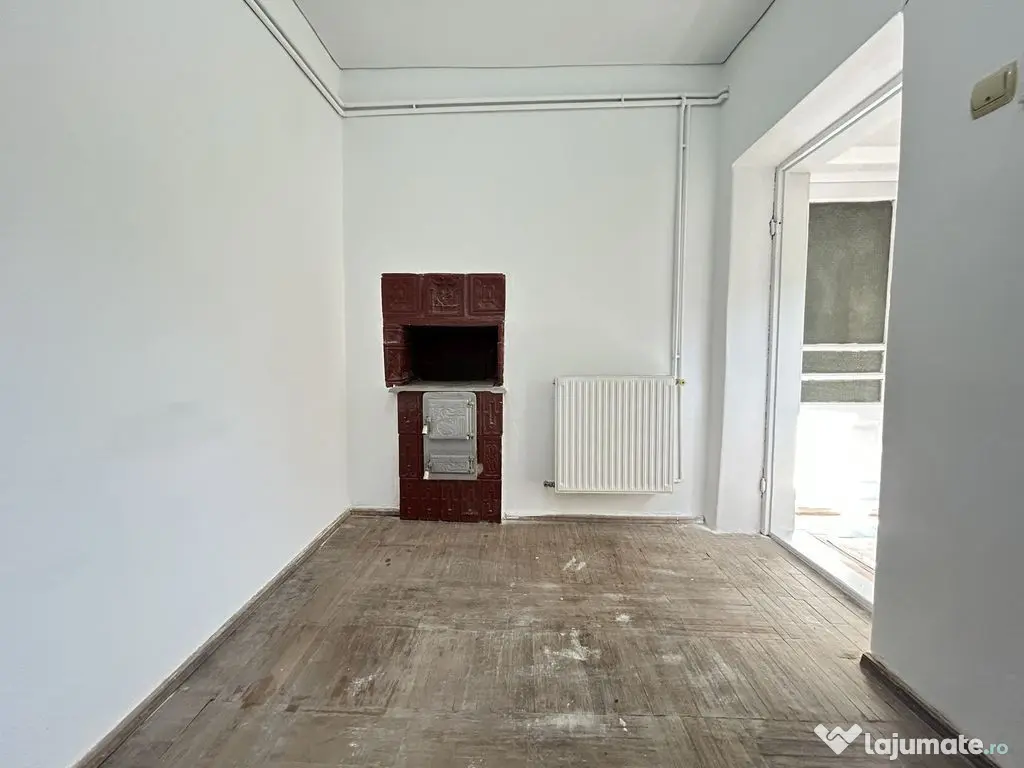 Casa 3 camere - Delfinariu - toate utilitatile