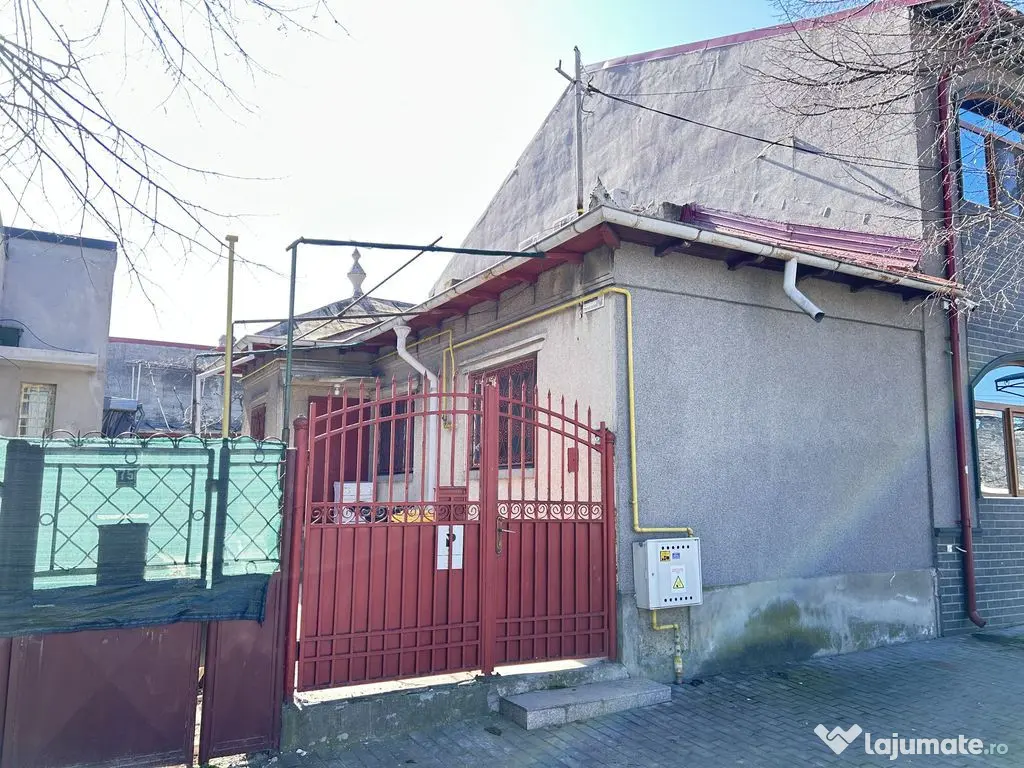 Casa 3 camere - Delfinariu - toate utilitatile