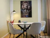 Apartament exclusivist de inchiriat-3 camere-2 bai-zona Ultracentrala 