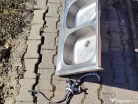 Vând chiuveta inox cu doua cuve și scurgător stare f.b. plus baterie inox cu robineți inox gama,,Delinia" 