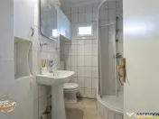 FILM:Apartament cu 4 camere,2 bai,2 balcoane,2 garaje,Targu 