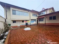 Dobroesti,vila 8 camere,garaj,185 mp utili, teren 222 mp.la