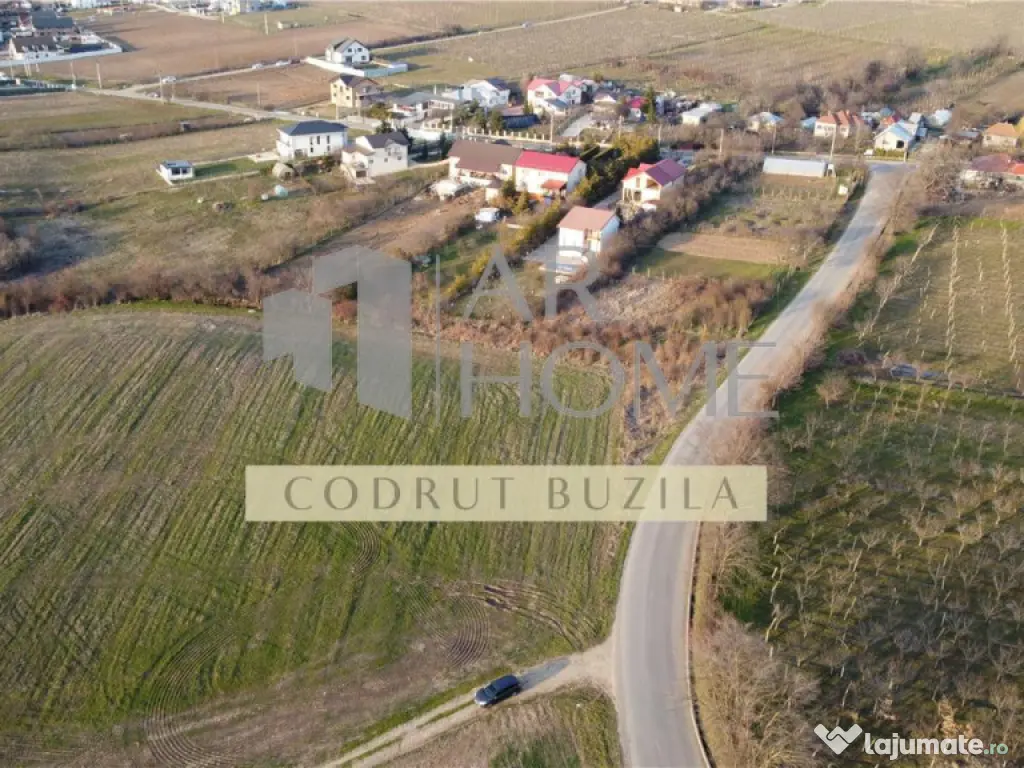 Teren intravilan 2500mp, Bucov