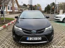 Toyota Auris Hybrid Life +