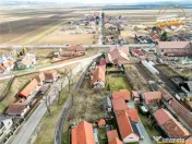 Pretabila si pentru 2familii:Vila duplex, Chilieni, Sfantu G 