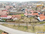 Pretabila si pentru 2familii:Vila duplex, Chilieni, Sfantu G 