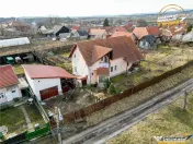 Pretabila si pentru 2familii:Vila duplex, Chilieni, Sfantu G 