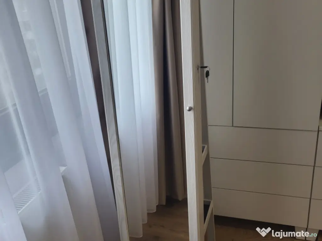 Oglinda suport bijuterii