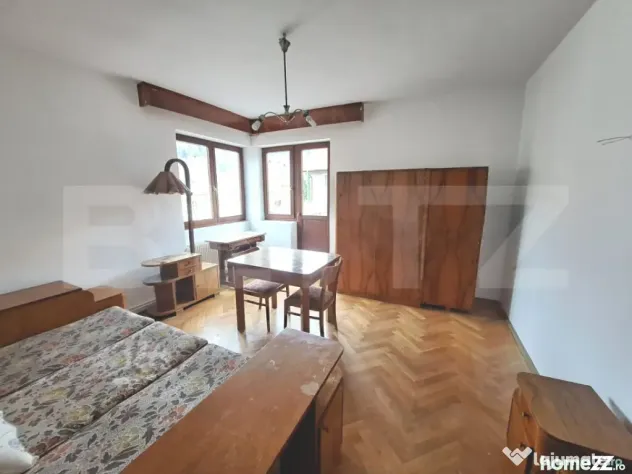 Vilă cu priveliște spre Tâmpa, în zonă liniștită din - Brasov (Brasov)