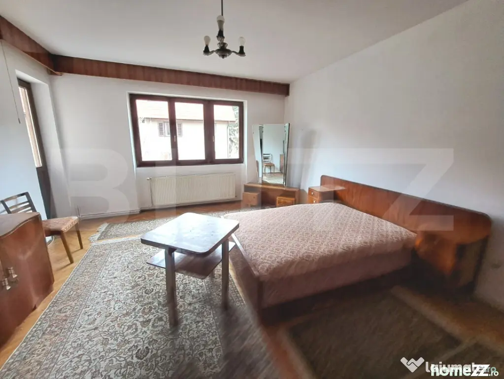 Vilă cu priveliște spre Tâmpa, în zonă liniștită din - Brasov (Brasov)