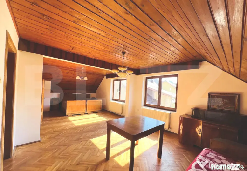 Vilă cu priveliște spre Tâmpa, în zonă liniștită din - Brasov (Brasov)