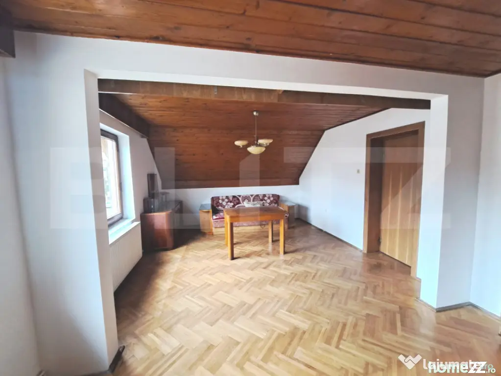 Vilă cu priveliște spre Tâmpa, în zonă liniștită din - Brasov (Brasov)