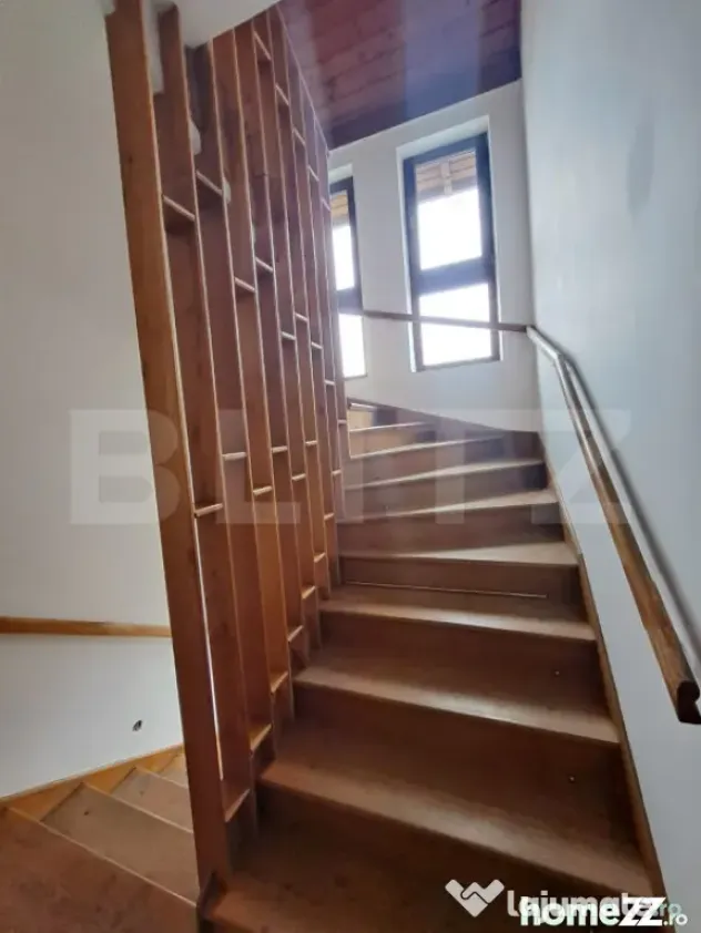 Vilă cu priveliște spre Tâmpa, în zonă liniștită din - Brasov (Brasov)
