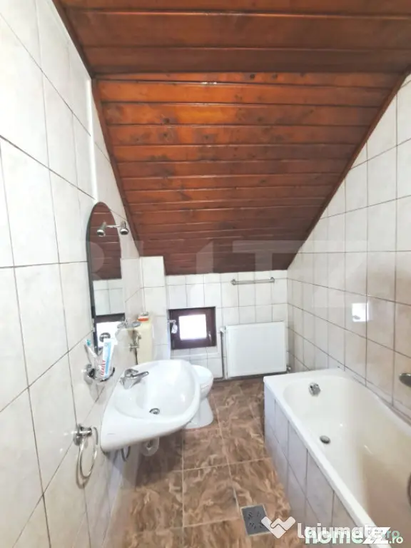Vilă cu priveliște spre Tâmpa, în zonă liniștită din - Brasov (Brasov)