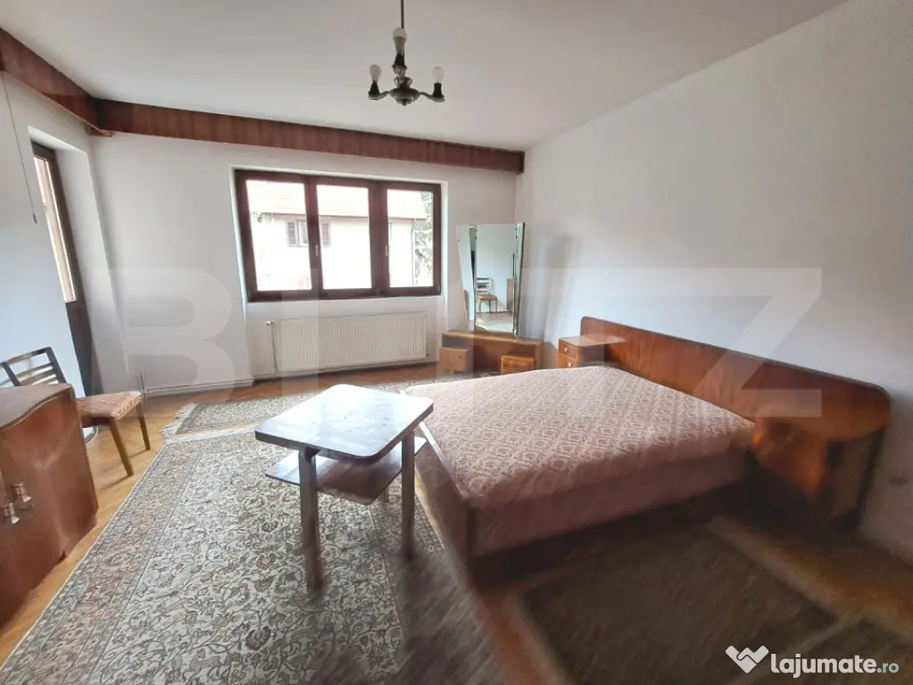 Vilă cu priveliște spre Tâmpa, în zonă liniștită din
