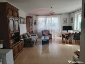 Casă / Vilă cu 8 camere de vânzare în zona Central 