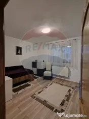 Casă / Vilă cu 8 camere de vânzare în zona Central 