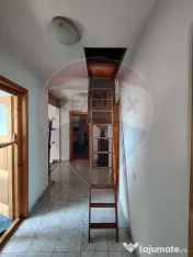 Casă / Vilă cu 8 camere de vânzare în zona Central 