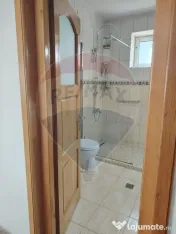 Casă / Vilă cu 8 camere de vânzare în zona Central 