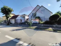 Casă / Vilă cu 8 camere de vânzare în zona Central