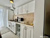 COSMOPOLIS - Apartament 2 camere tip studio, vedere piscina 