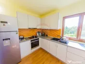 Casă cu 3 camere de vânzare 