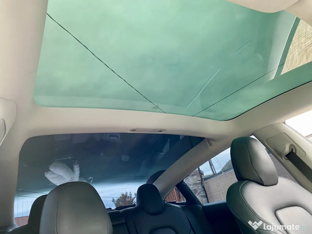 Tesla Model 3 SR plus