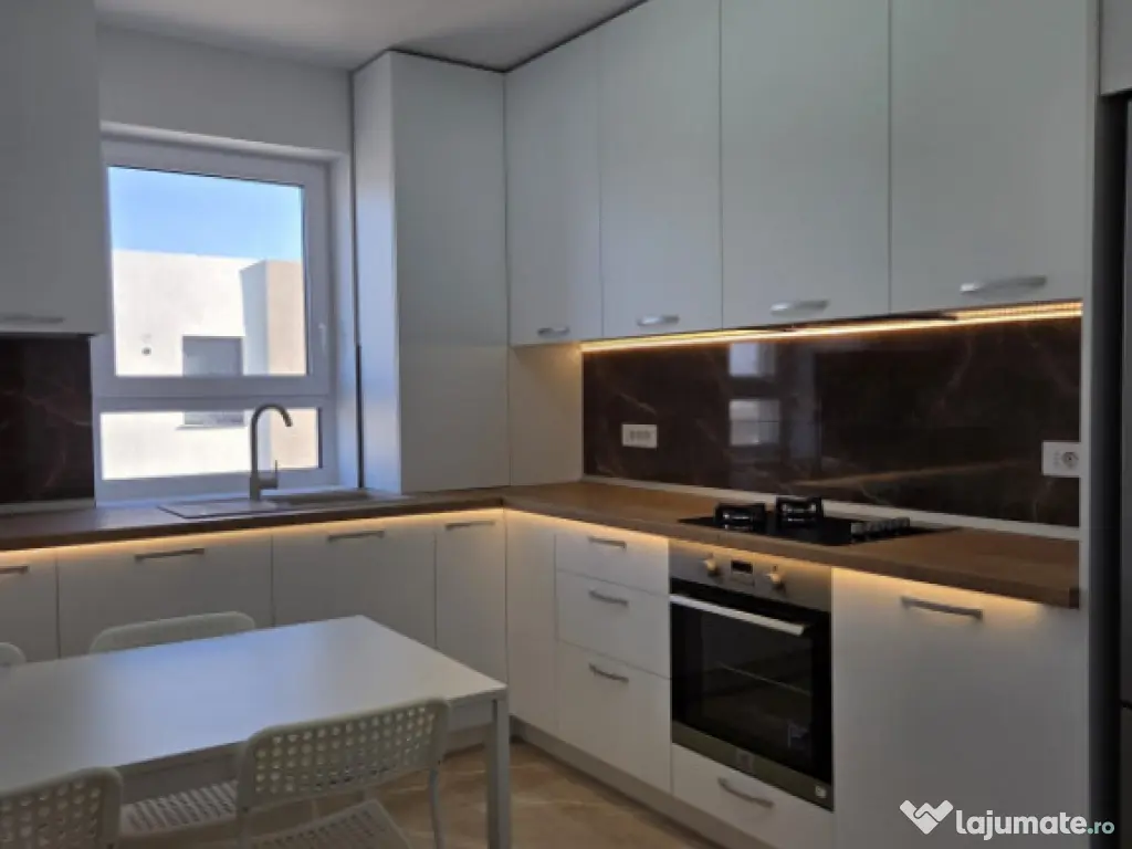 Apartament cu 3 camere, suprafata generoasa de 75mp si loc d