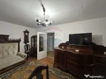 Apartament et. 1 cu 3 camere de închiriat str. V. Babes ...
