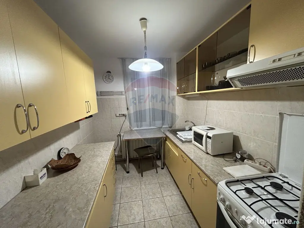 Apartament et. 1 cu 3 camere de închiriat str. V. Babes ...