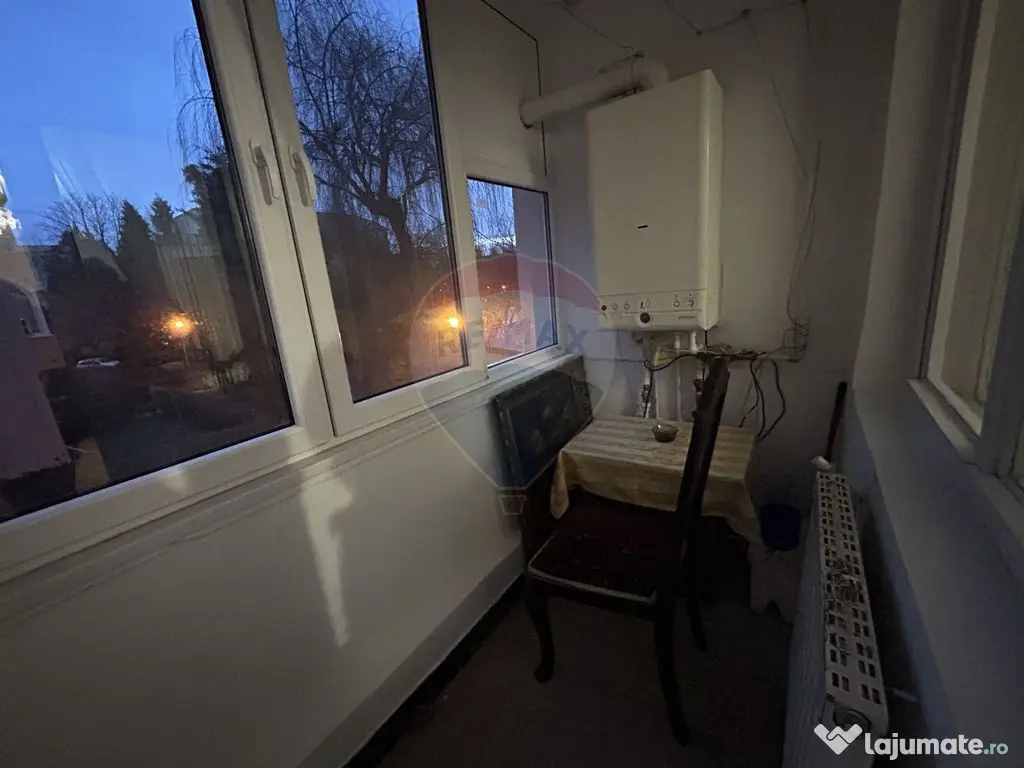 Apartament et. 1 cu 3 camere de închiriat str. V. Babes ...