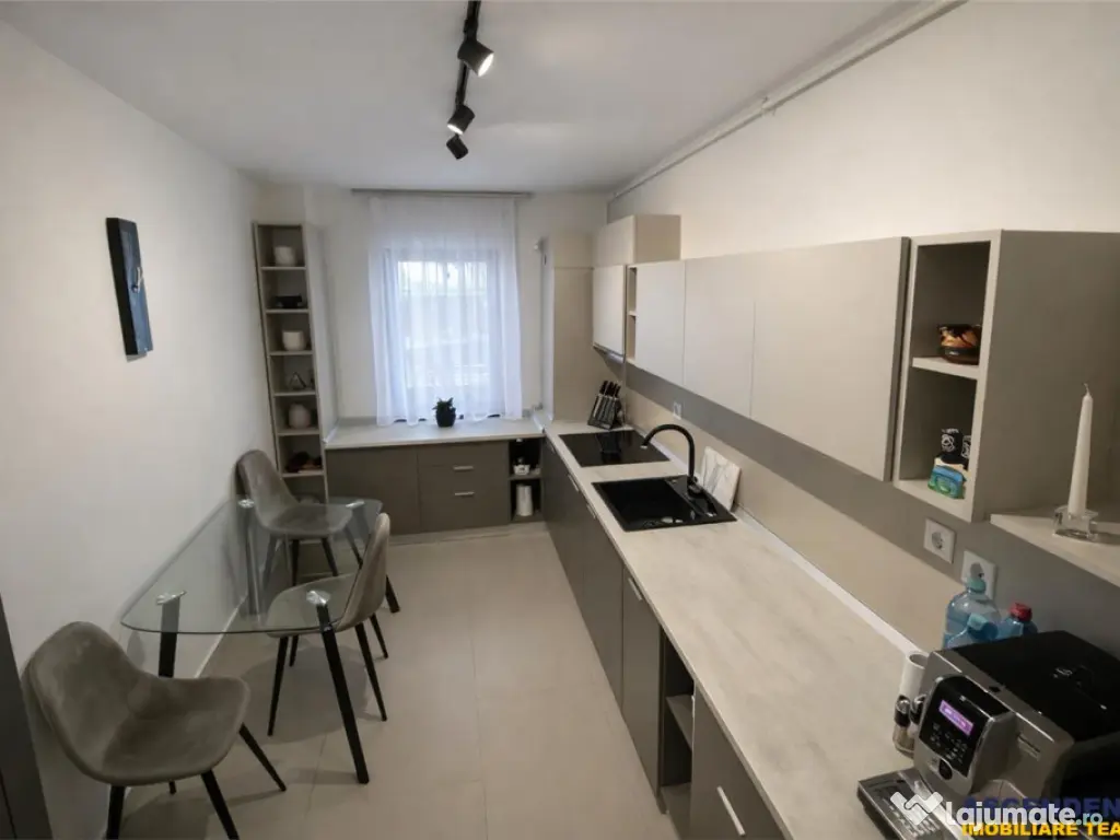 Lux, decomandat, balcon, loc parcare, Cosmopolit, Brasov