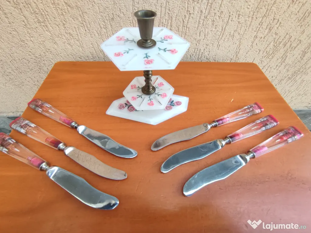 Set cuțite plexic cu trandafiri