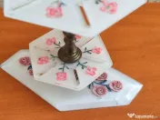 Set cuțite plexic cu trandafiri 