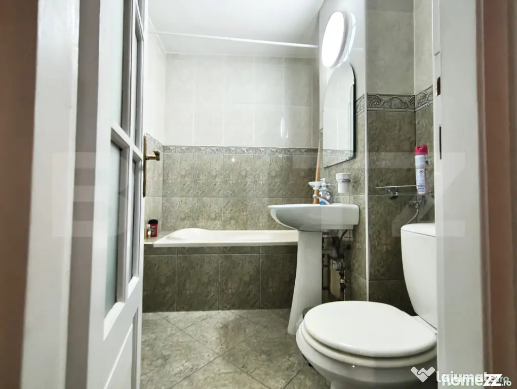 Apartament 3 camere, 2 bai, Bd. Stefan cel Mare, parcare, et