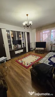 Blv BUCURESTI - 2 camere decomandat ,7/8 , liber -71500 euro 