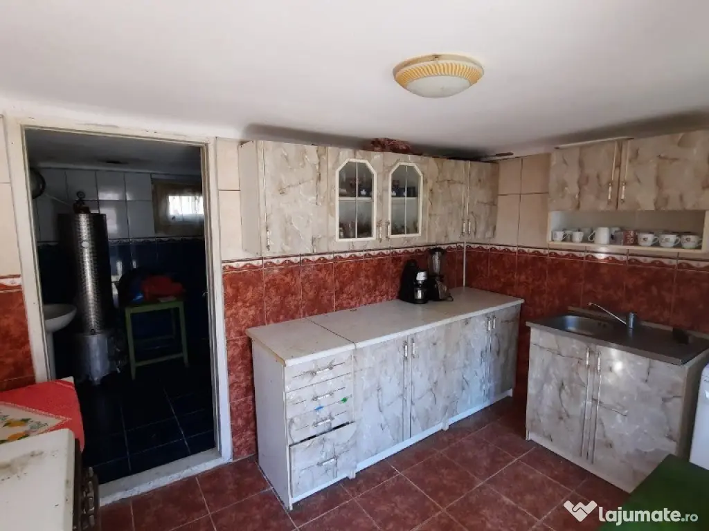 Vând proprietate în sat Brătești, com. Șirna, jud. Prahova