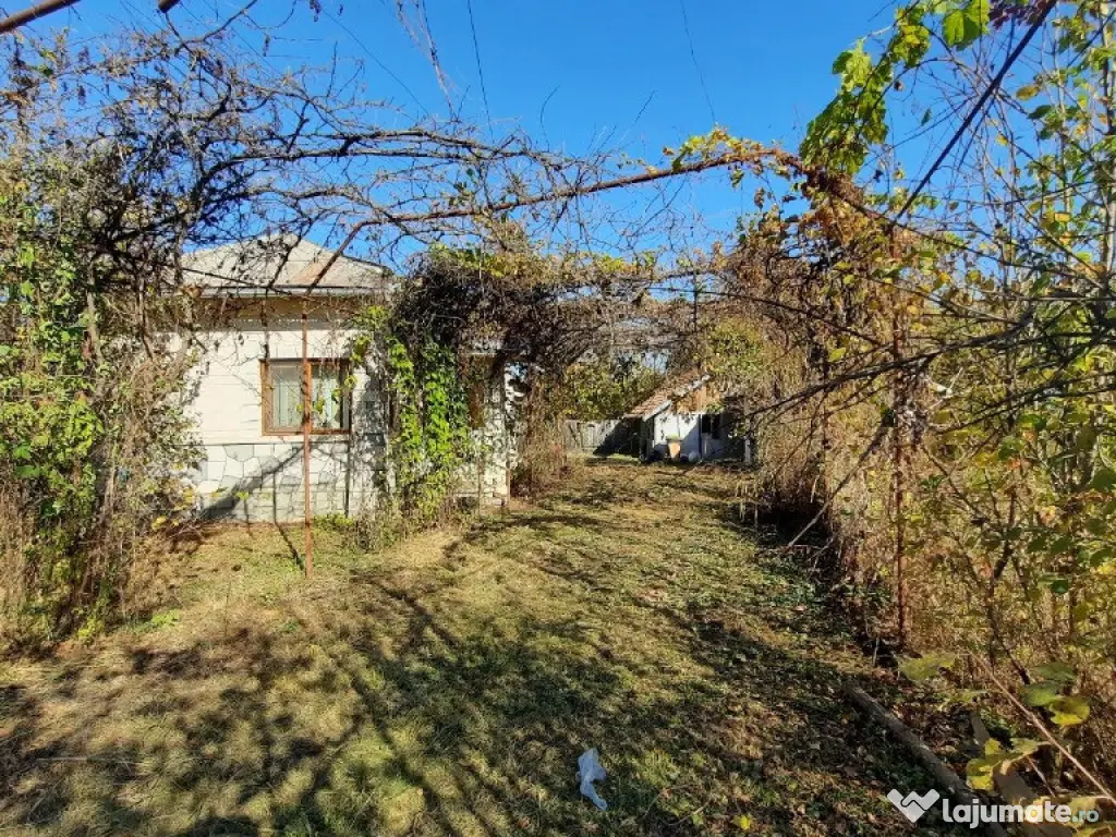 Vând proprietate în sat Brătești, com. Șirna, jud. Prahova