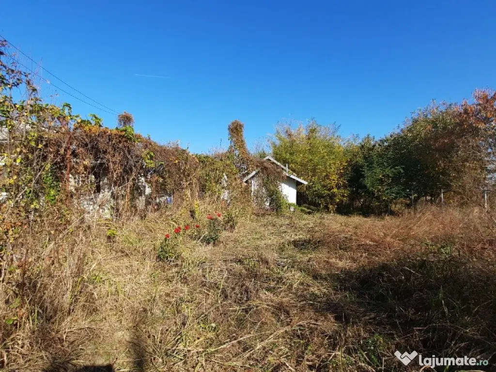 Vând proprietate în sat Brătești, com. Șirna, jud. Prahova