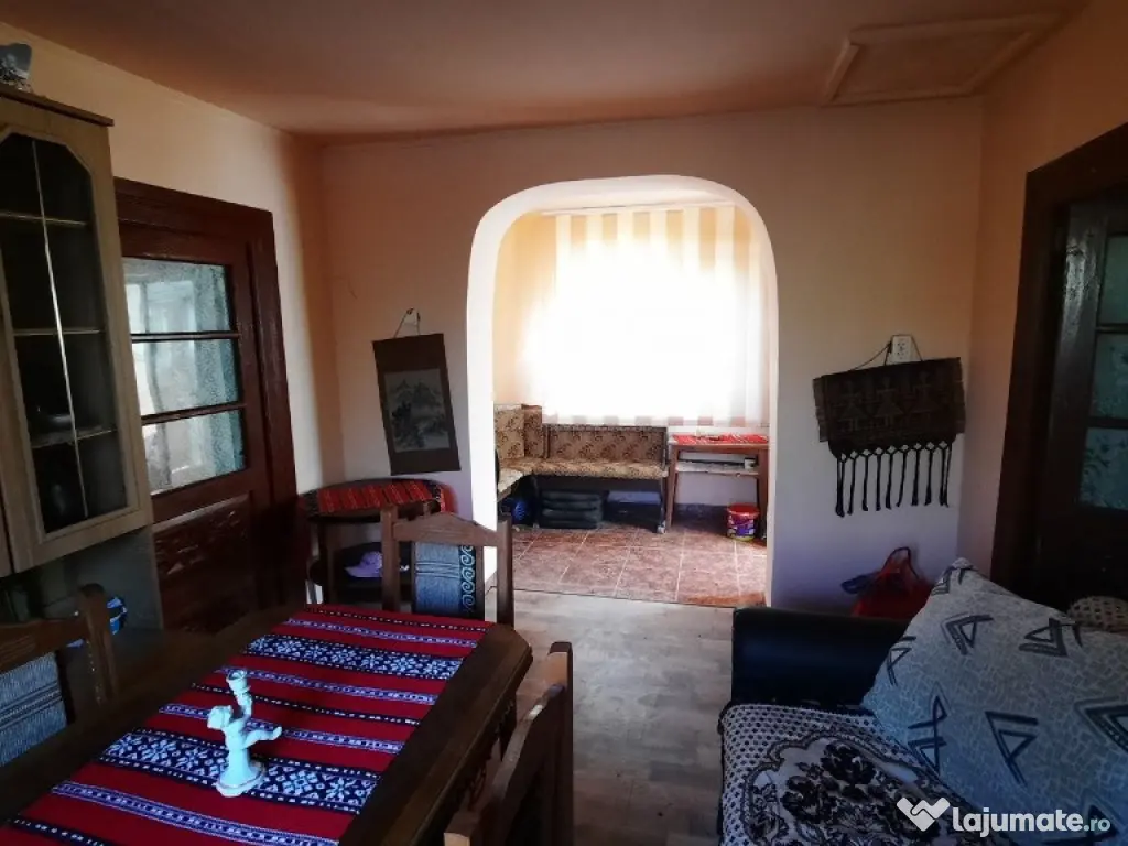 Vând proprietate în sat Brătești, com. Șirna, jud. Prahova