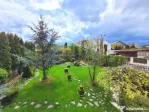 Proprietate eleganta cu gradina generoasa si acces facil Eur