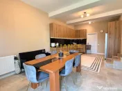 Vila spatioasa cu 9 camere, foisor, magazie, curte amenajata 