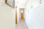 Apartament cu 5 camere si centrala proprie, zona Fortuna, Ar 