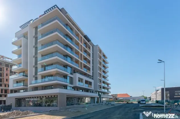 Apartament modern cu 2 camere și balcon generos | Zona B...