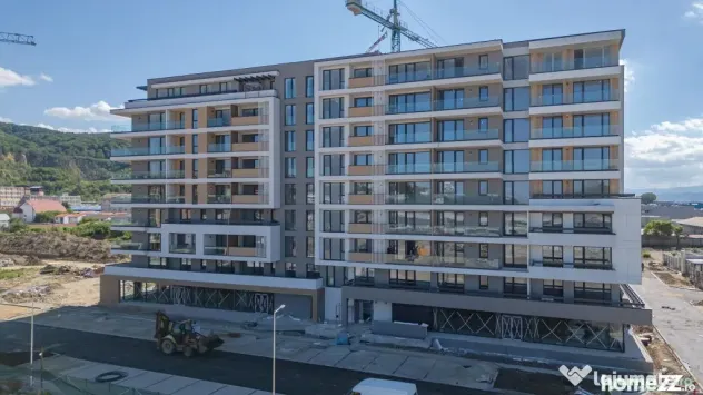Apartament modern cu 2 camere și balcon generos | Zona B...