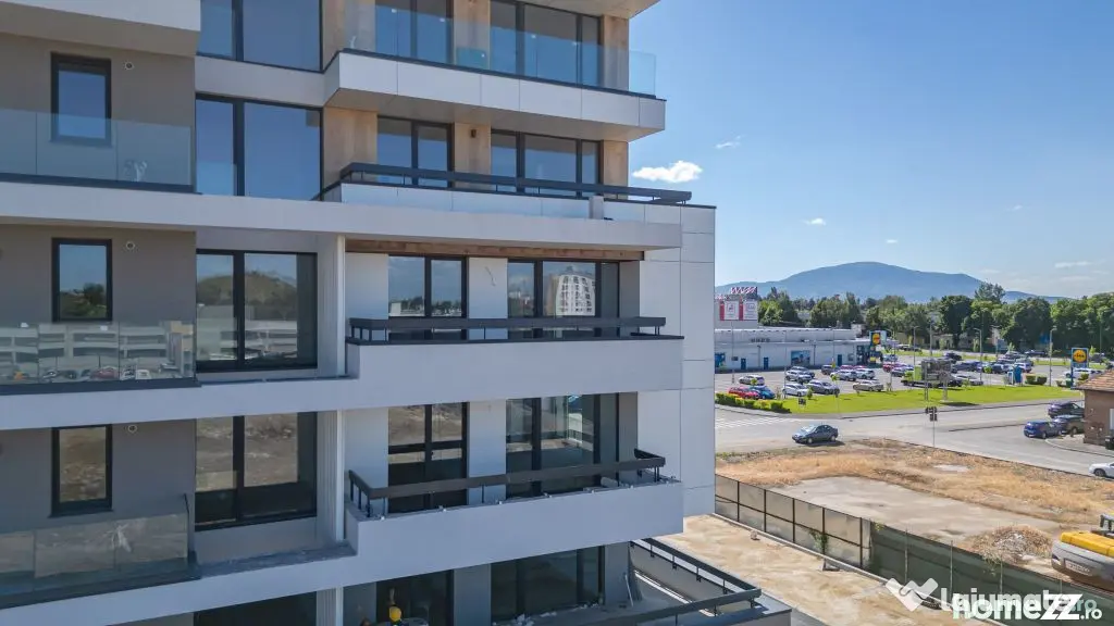 Apartament modern cu 2 camere și balcon generos | Zona B...