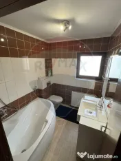 Apartament cu 5 camere de închiriat în zona Buna Ziua 